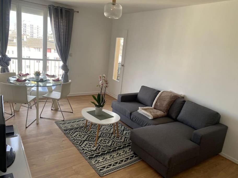 Apartment Renove Et Spacieux, Terrasse, 4 Pers *