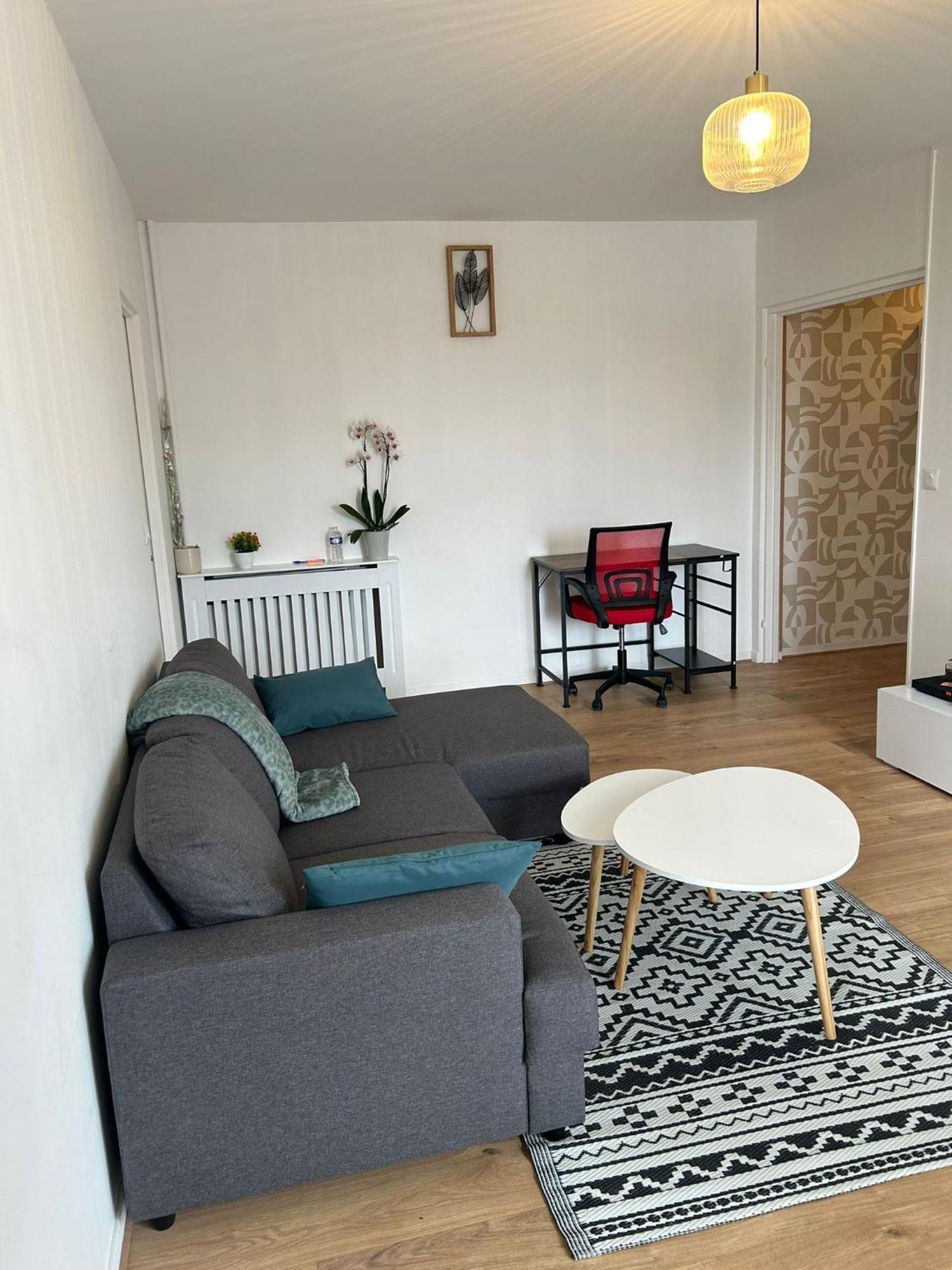 Apartment Renove Et Spacieux, Terrasse, 4 Pers Franconville (Val-d'Oise)